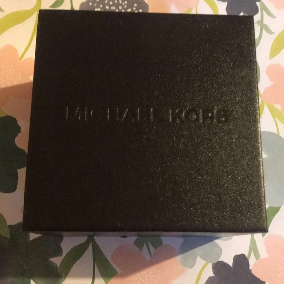 MK woman’s watch - Picture 3 of 4